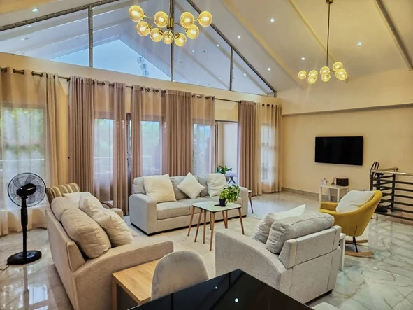 3 Bedroom Flat & Apartment