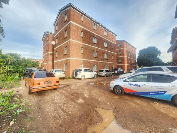 2 Bedroom Flat & Apartment