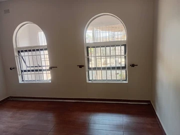 3 Bedroom Flat & Apartment