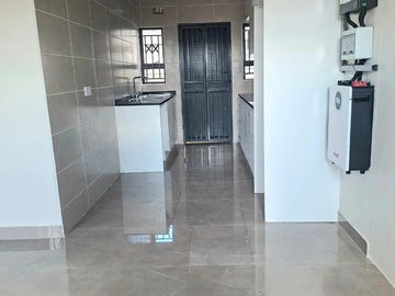 2 Bedroom Flat & Apartment