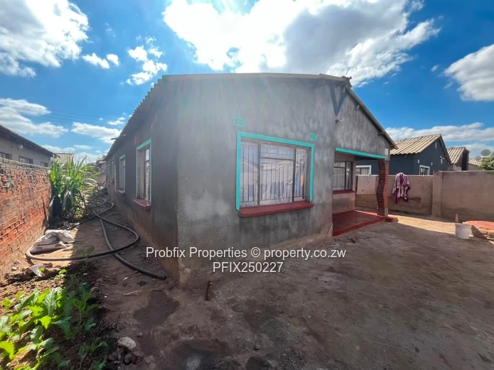 Chitungwiza Unit P Ext House for Sale