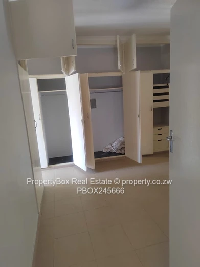 Duplex flat at PeterHall for rent available 1 May 2026!