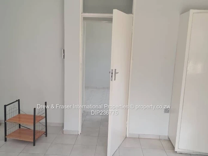 Cotswold Hills Mabelreign 3 beds house with a bed sitter cottage for sale $175k