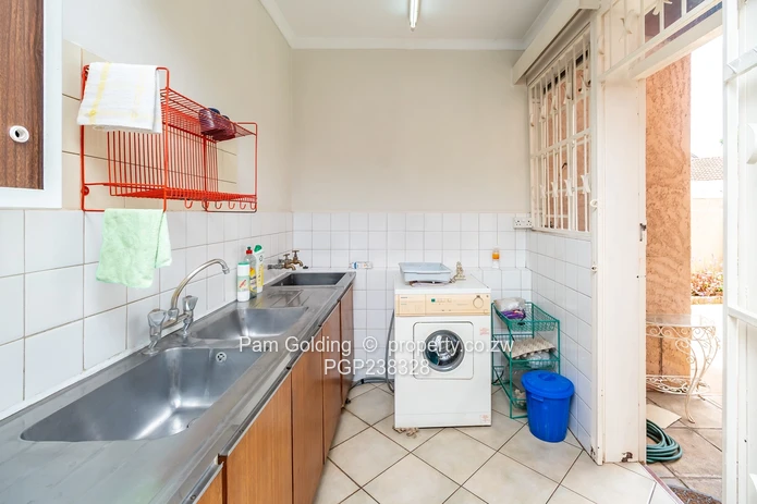 Neat 3-Bedroom Duplex in Secure Complex – Baines Avenue 