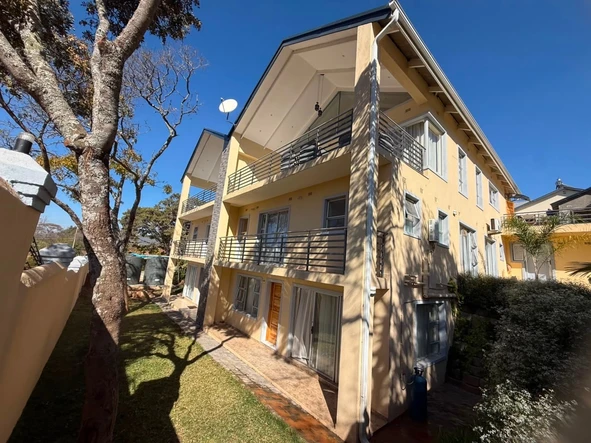 3 Bedroom Flat & Apartment