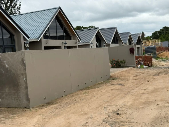 4 Bedroom Flat & Apartment