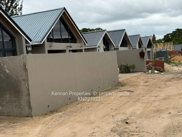 Modern 4-Bed Apartment in Greengrove — 500m² Stand