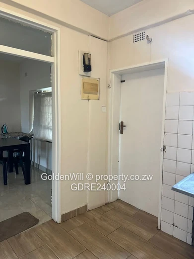 Garden flat for Sale