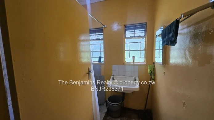 3 bedroom House for Sale in Kwekwe