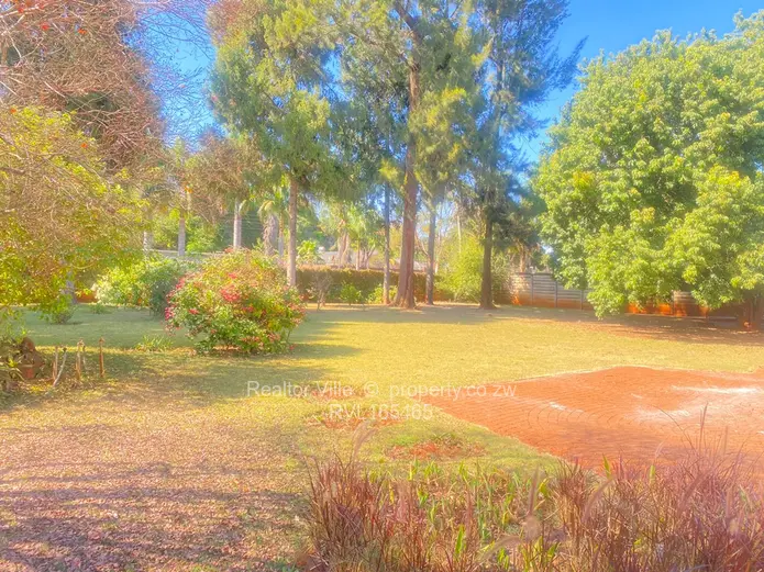 Commercial property to let in Arundel