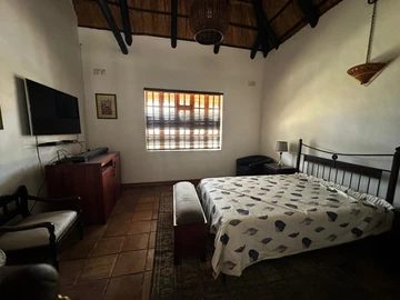 Farm & Agricultural Land