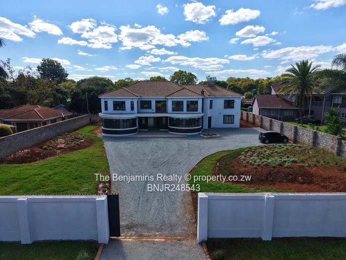 Luxurious House With Commercial Potential
