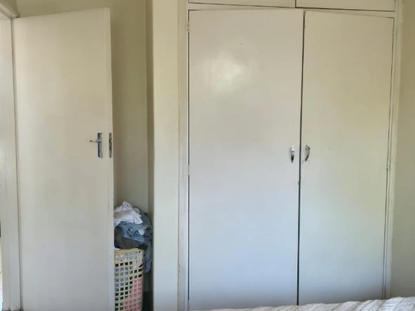 2 Bedroom Flat & Apartment