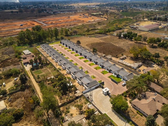 3 Bedroom Flat & Apartment