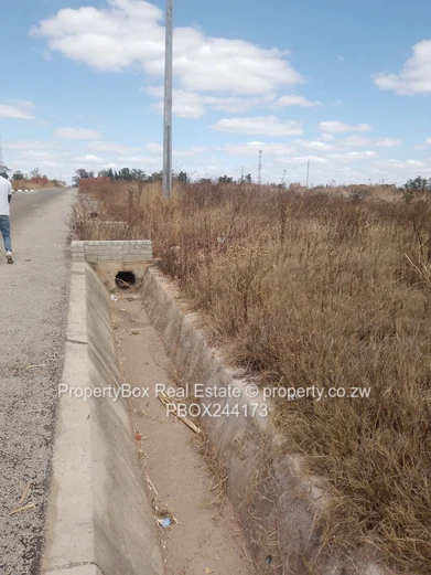 Taona Park, Ruwa stand for sale! 