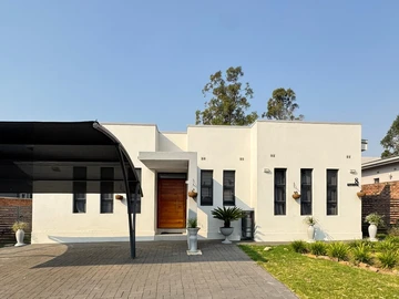 3 Bedroom Garden Flat