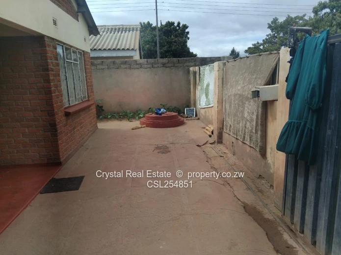 Chitungwiza House , Unit H