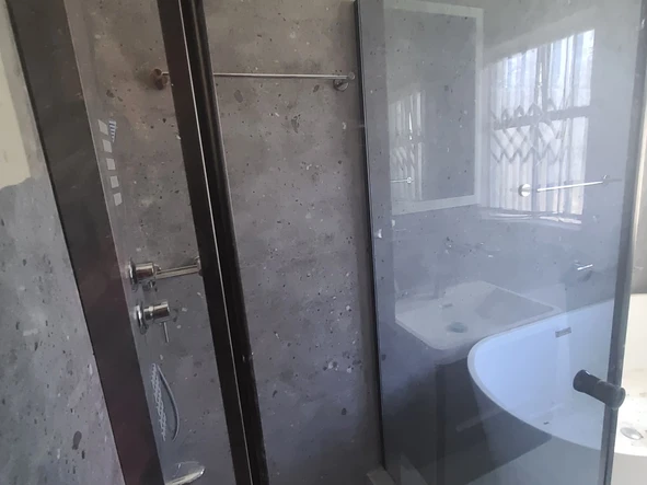 3 Bedroom Flat & Apartment