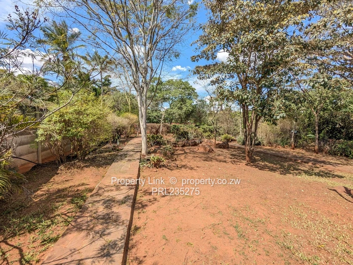 2-bed, 1-bath Garden Flat In Greystone Park