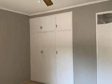 2 Bedroom Flat & Apartment