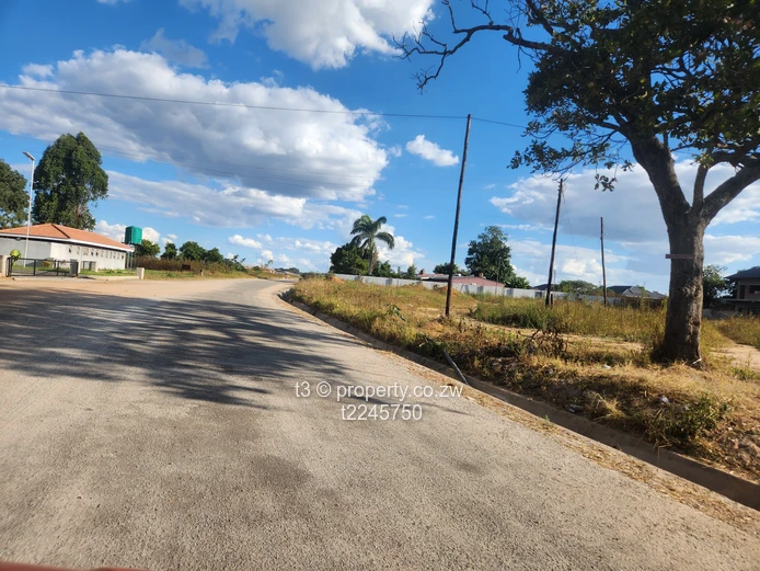 Spacious Erasmus Park Residential Stand (Sole Mandate)