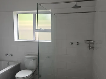 3 Bedroom Flat & Apartment