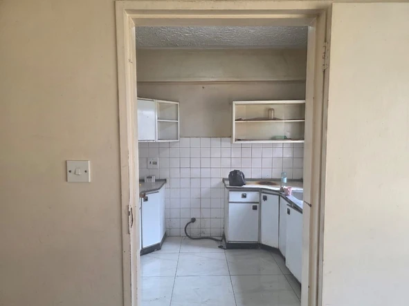 2 Bedroom Flat & Apartment