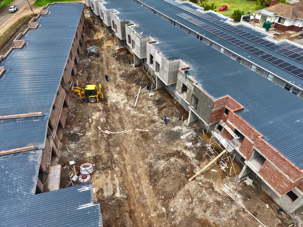 2 Bedroom Flat & Apartment