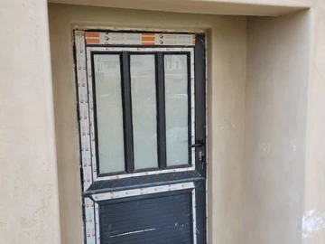 3 Bedroom Flat & Apartment