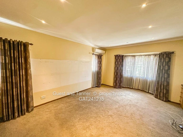 3-Bedroom flat For Sale in Upper Avenues 