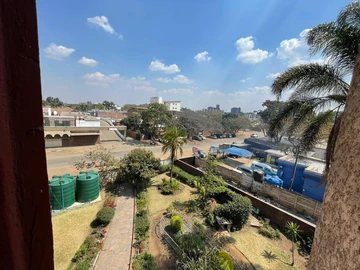 2 Bedroom Flat & Apartment