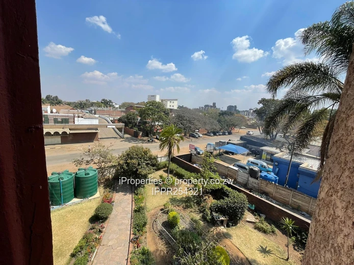 2-Bedroom Flat To Let – Avenues