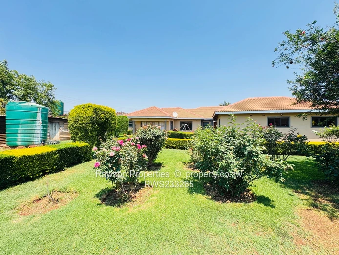 Very neat & modern house for sale in Mount Pleasant Heights (Sole Mandate)