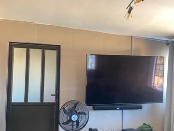 2 Bedroom Flat & Apartment