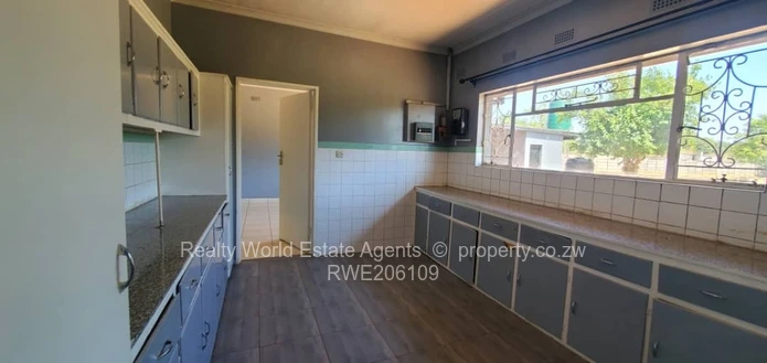 Waterfalls Prospect House To Let