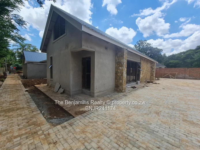 2 Bed, 1 Bath Townhouse To Let In Emerald Hill