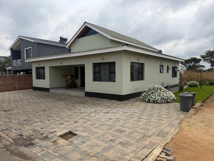 Arlington 3-Bed Townhouse — Borehole & Paved Courtyard