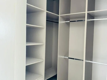 2 Bedroom Flat & Apartment