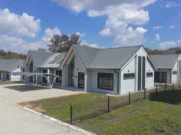 3 Bedroom Flat & Apartment