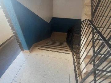 2 Bedroom Flat & Apartment