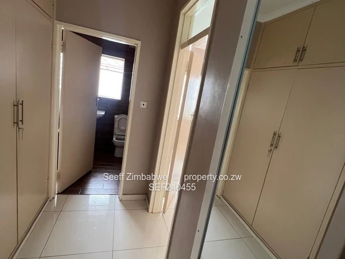  Modern 2-Bedroom Apartment 