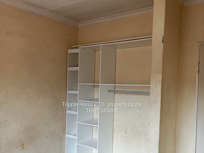 Mainway Meadows: 4-Bed Home on 600m² with Borehole