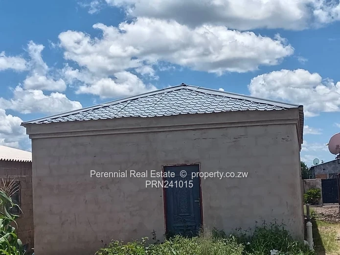 Incomplete house for sale in Cowdrypark