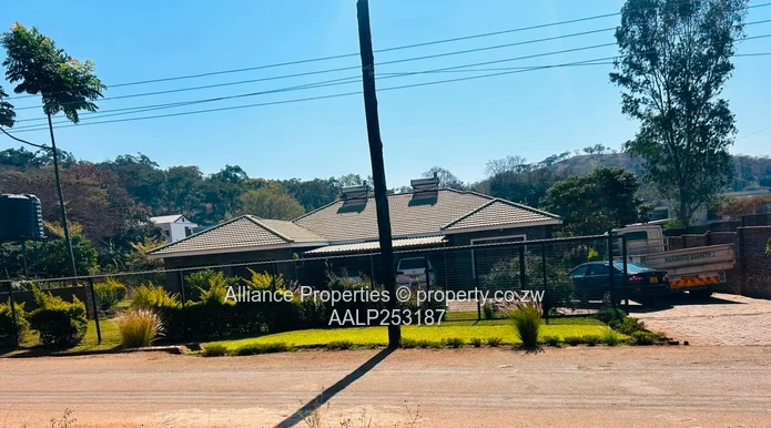 Spacious 4-Bed Home in Shawasha Hills with Borehole & Rondavel