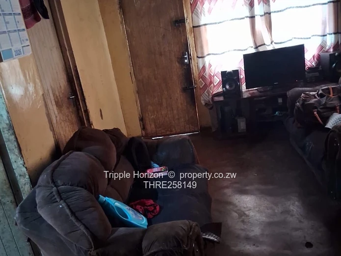 4-Bed Home with Verandah, Gated Yard & Good ZESA