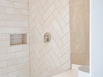 3 Bedroom Flat & Apartment