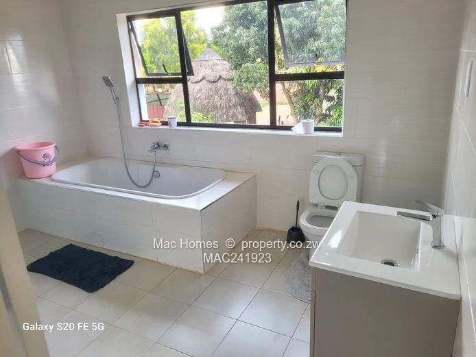 Mt pleasant heights double storey for sale 350k