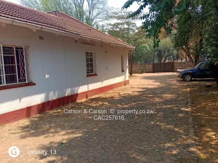 Eastlea 3BR Home on 1400m² — Paved Yard & Staff Unit