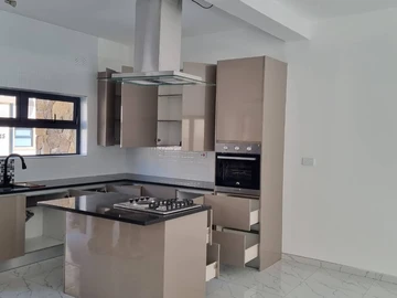 3 Bedroom Garden Flat