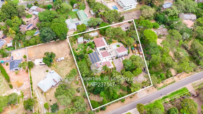 Executive 5 bedroom home with 3 bed cottage in prime area (Sole Mandate)